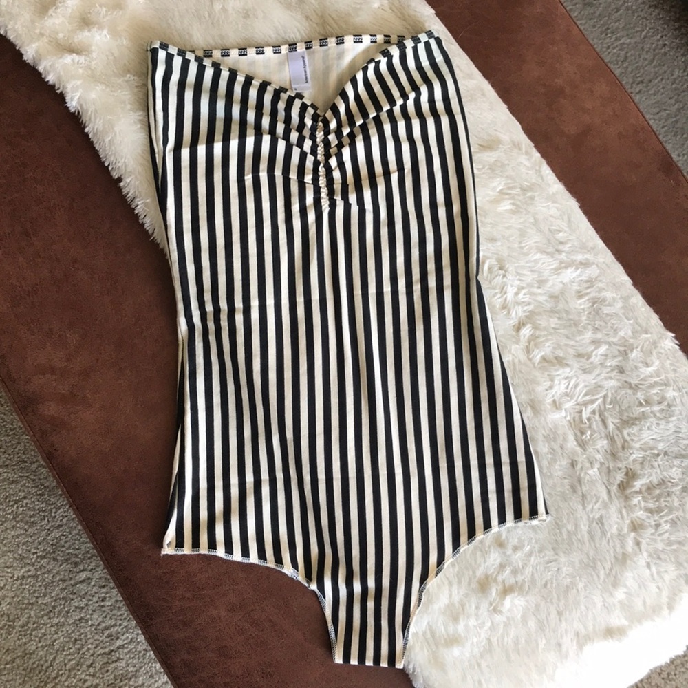 Strapless striped body suit